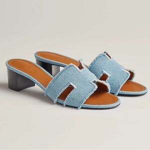 NWT Hermes Denim oasis sandal